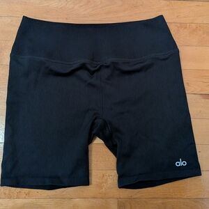 ALO 5" Seamless Ribbed Short